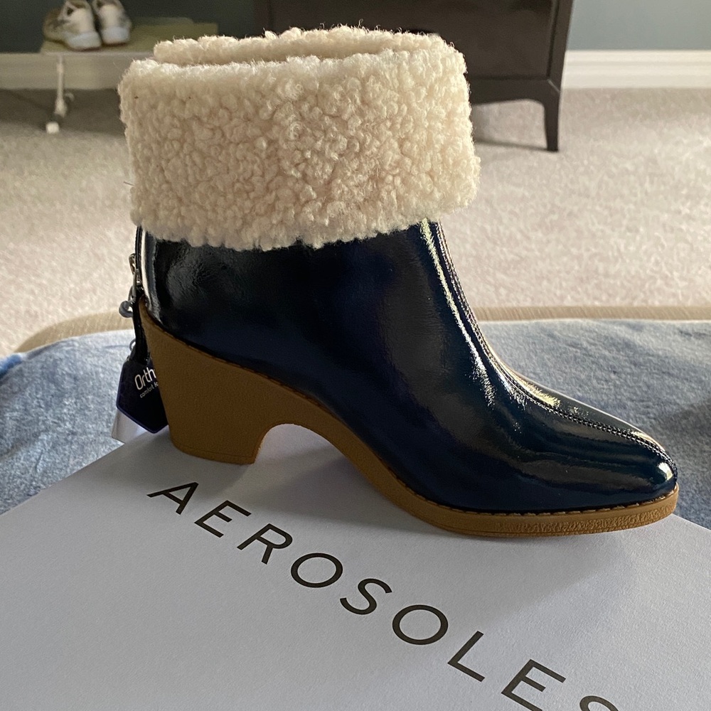 AEROSOLES Women's Blue and Cream Heeled Boots